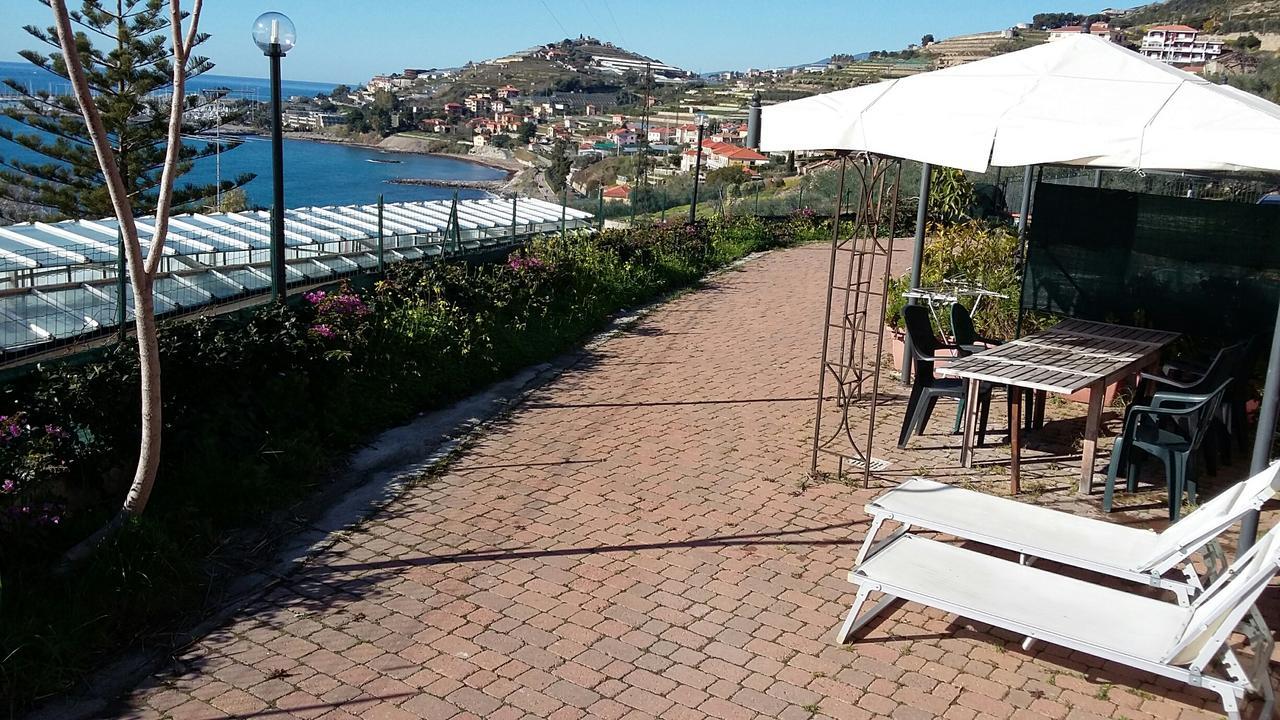 Villa Del Mare Ligure Terme & Spa Piscina A 37 Gradi Santo Stefano al Mare Exterior photo