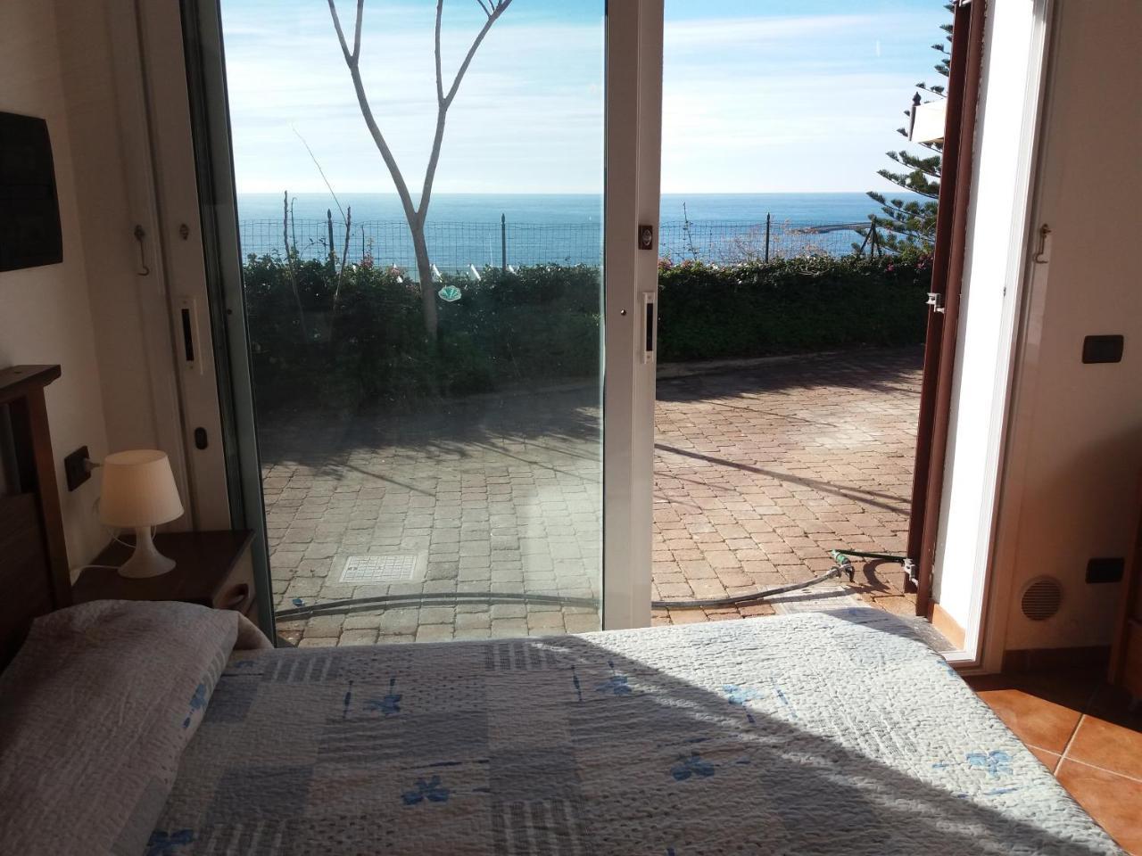 Villa Del Mare Ligure Terme & Spa Piscina A 37 Gradi Santo Stefano al Mare Exterior photo